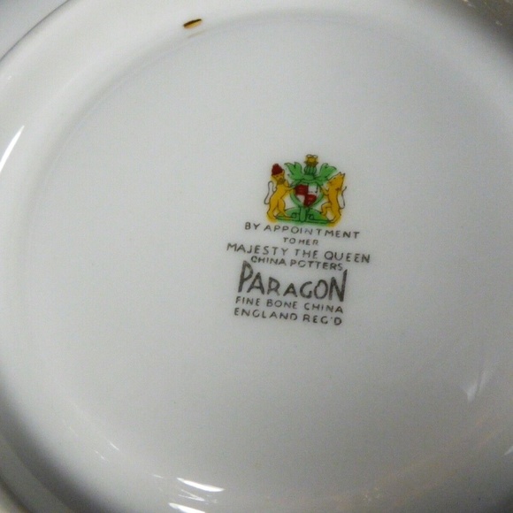 VTG Paragon Fine Bone China England Canada Coat of Arms #515 Cup & Saucer set - Picture 7 of 10